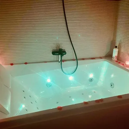 Romantique Avec Baignoire Balneotherapie Duo Proche De Colmar Et Kaysersberg Pour 2 Personnes Daire *